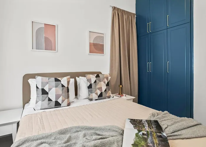 Golden Hour By Nomads *